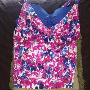 NWOT PLUS SIZE SWIM TOP/TANKINI